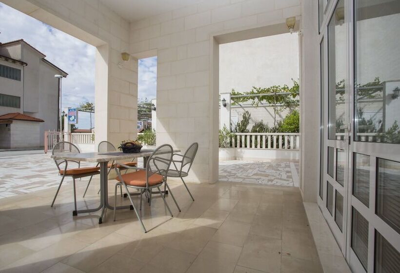 Apartments And Rooms Kapulica