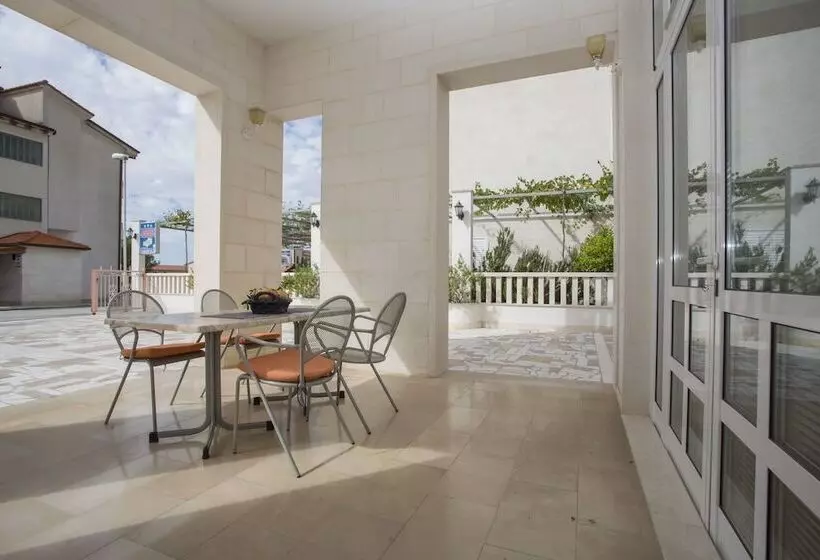 Apartments And Rooms Kapulica