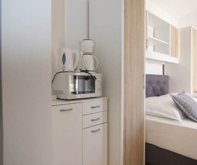 Apartments And Rooms Kapulica