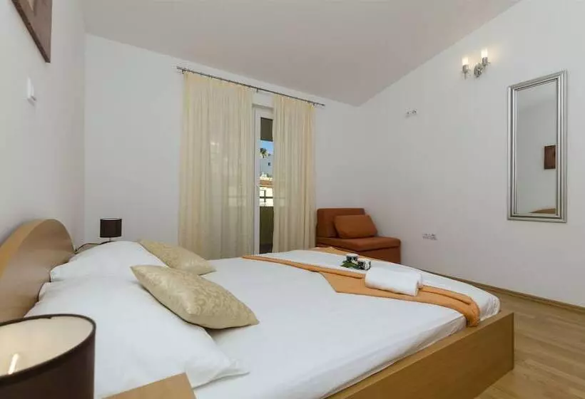 Apartments Srecko
