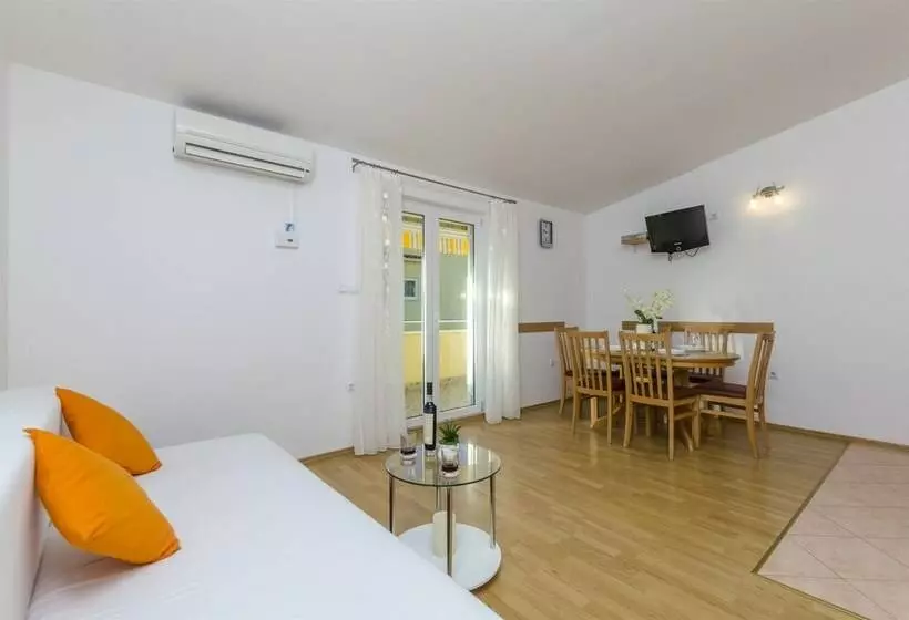 Apartments Srecko