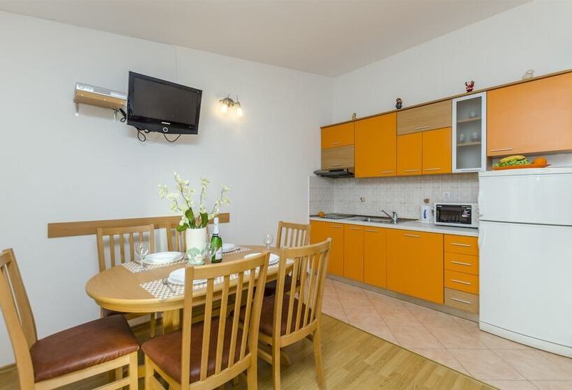 Apartments Srecko