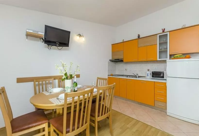 Apartments Srecko