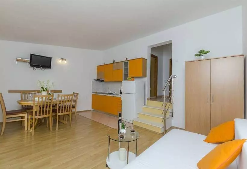 Apartments Srecko