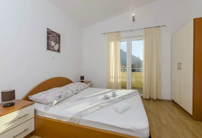 Apartments Srecko