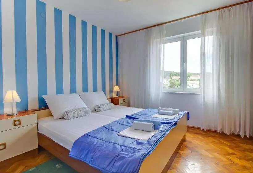Room Milka