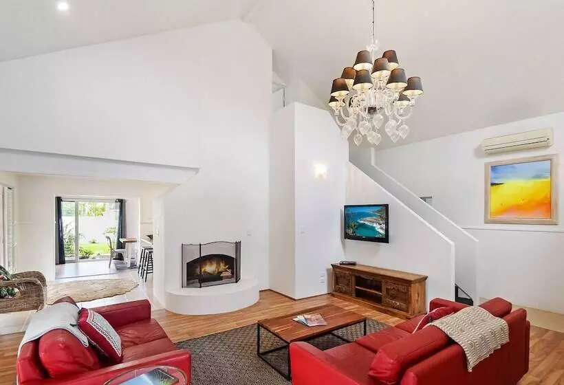 30 Wyuna Drive