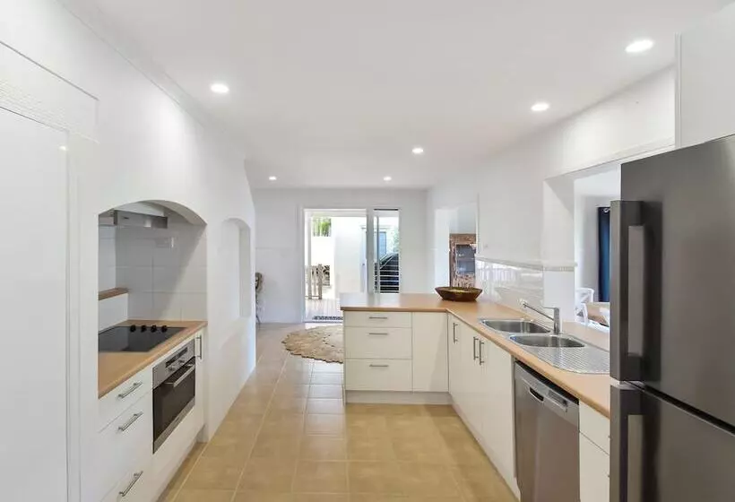 30 Wyuna Drive
