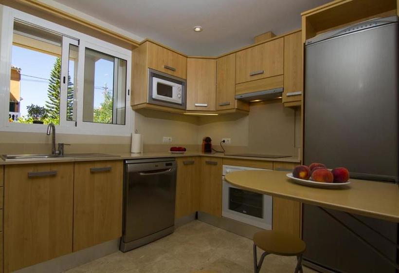 Spacious House Near Port De Pollenca With Pool