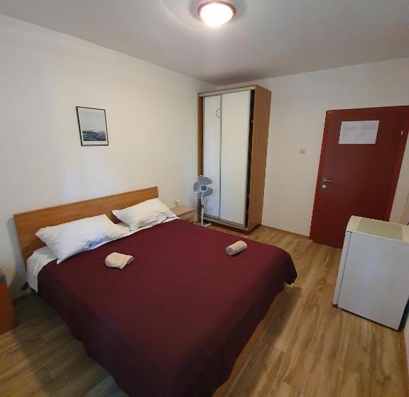 پانسیون Apartments Dupin