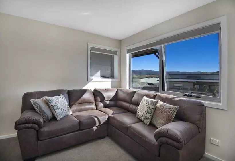 T Bar On Twynam   Modern 2br Apartment L Wifi L Netflix L Bbq L Smart Tv L Air Con