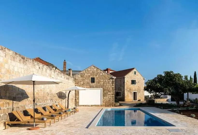 Villa Luic