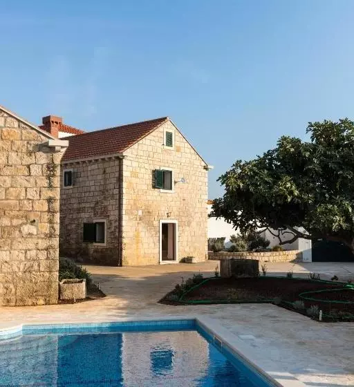 Villa Luic