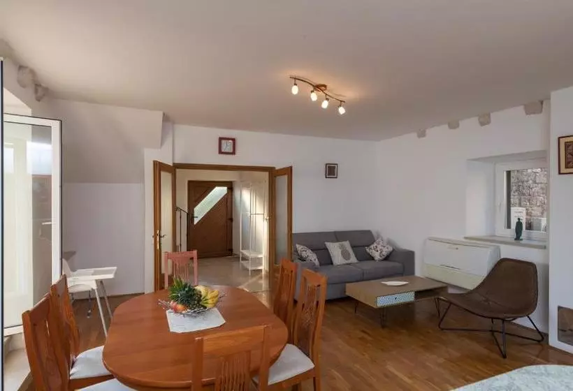 Villa Luic