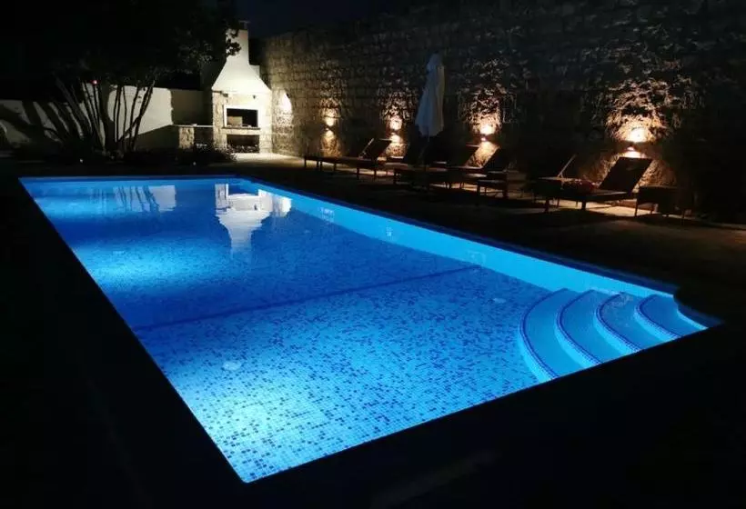 Villa Luic