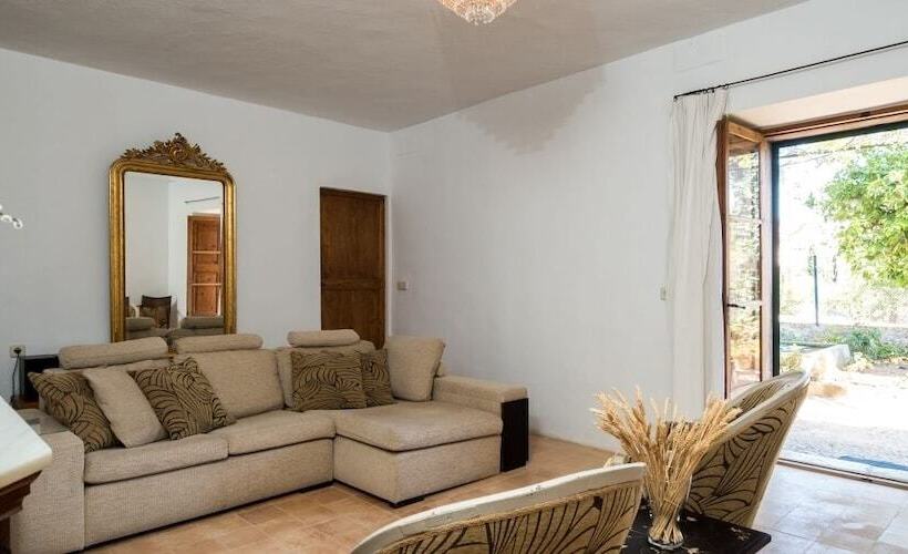 Village House Can Llorito