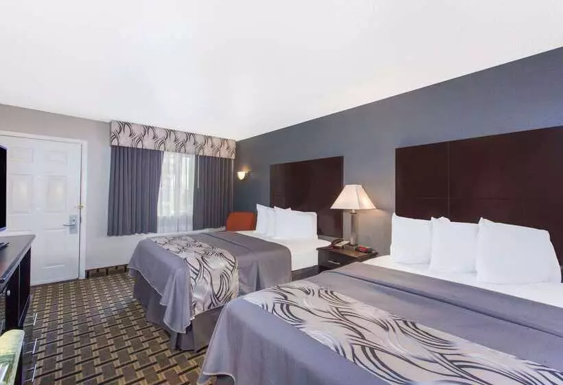 בית מלון כפרי Days Inn By Wyndham Ennis