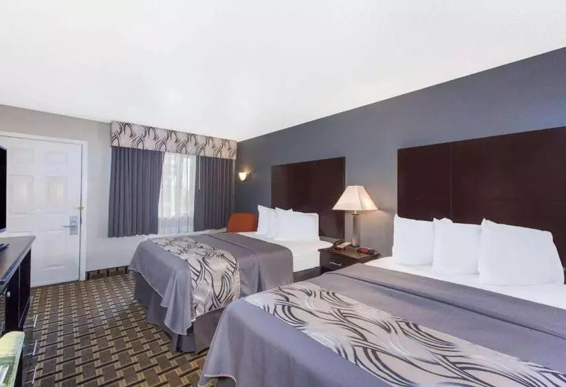 בית מלון כפרי Days Inn By Wyndham Ennis