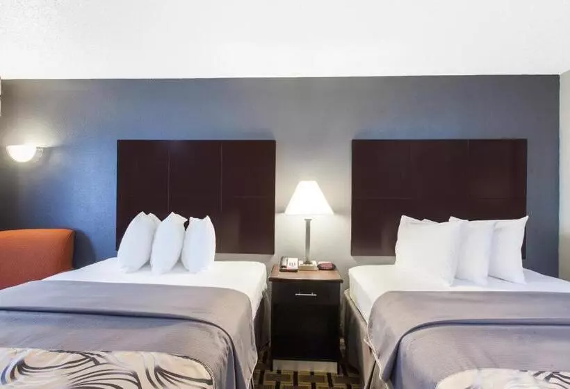 בית מלון כפרי Days Inn By Wyndham Ennis