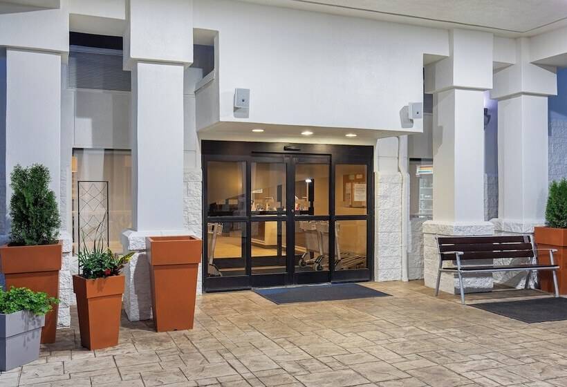 Отель Holiday Inn Express And Suites Kimball By Ihg