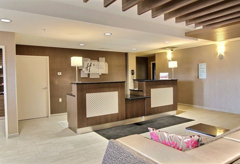 ホテル Holiday Inn Express Fargo   West Acres, An Ihg