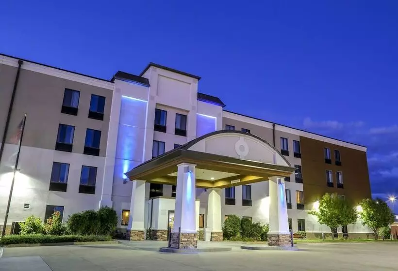 Отель Holiday Inn Express Fargo   West Acres, An Ihg
