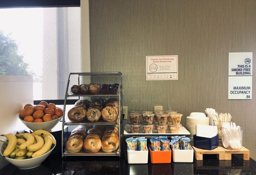 ホテル Holiday Inn Express Fargo   West Acres, An Ihg