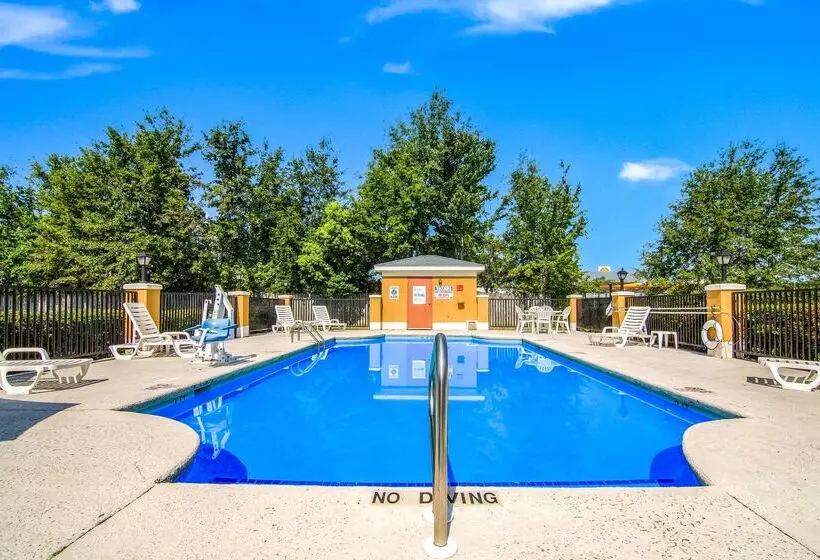 בית מלון כפרי Quality Inn Near University Of Mobile