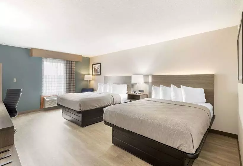 ホテル Quality Inn Newton At I 80