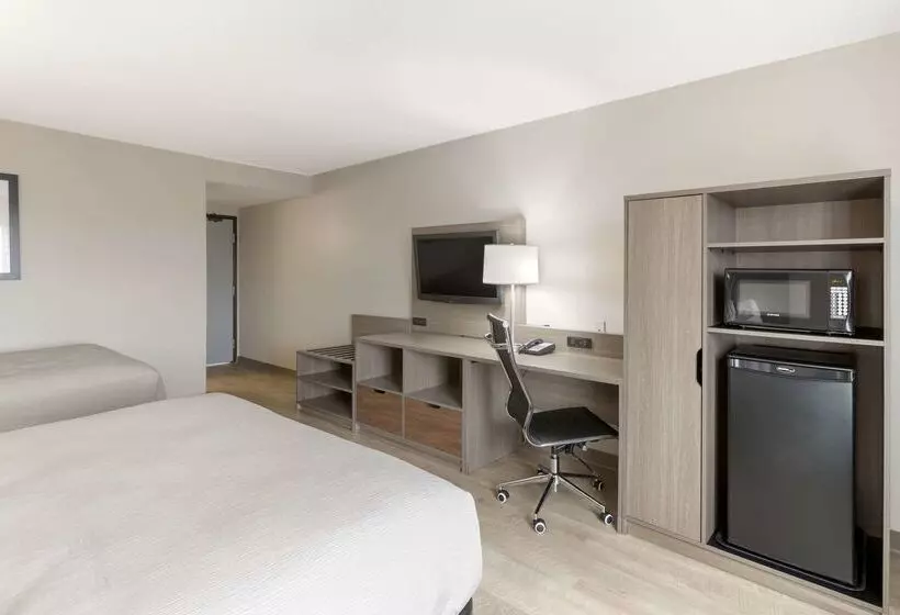 ホテル Quality Inn Newton At I 80