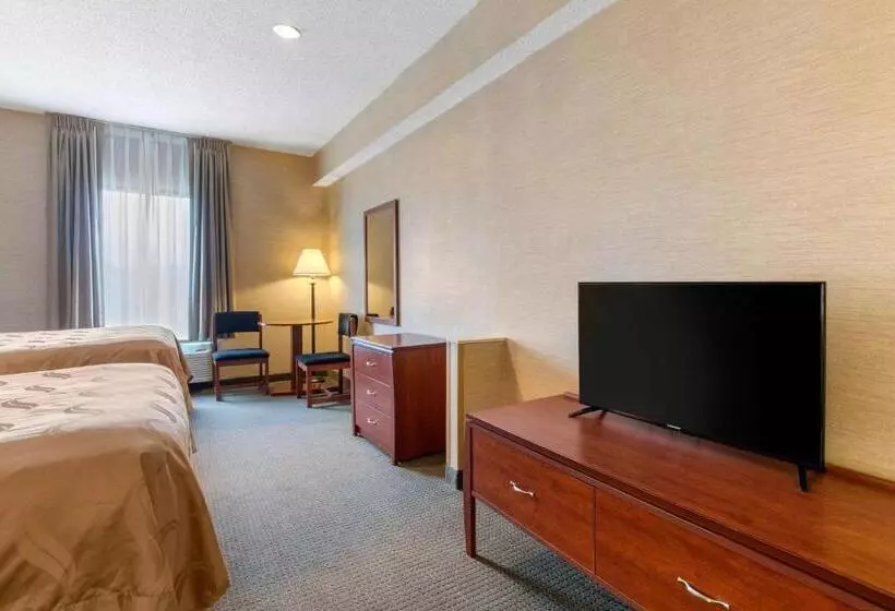 호텔 Quality Inn & Suites Benton  Draffenville