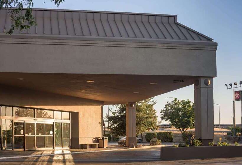 בית מלון כפרי Ramada By Wyndham Boise