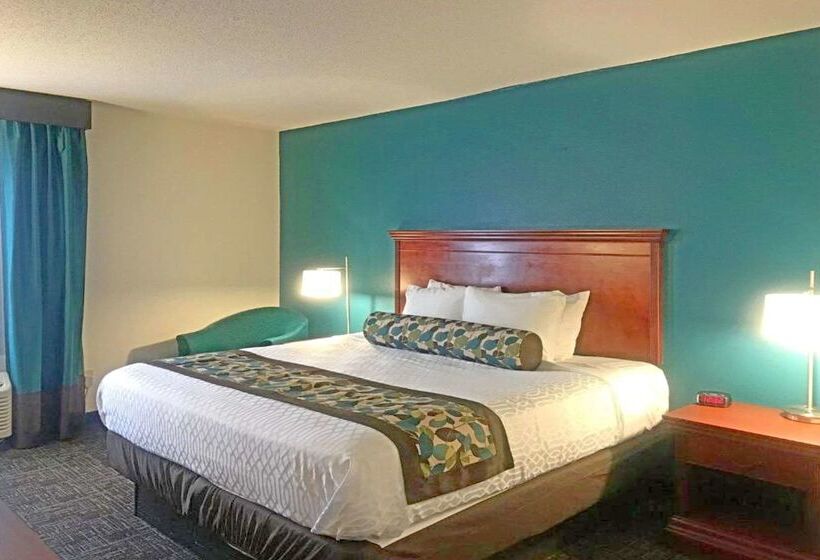 هتل Rodeway Inn & Suites