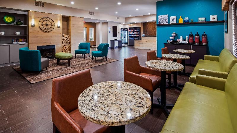 هتل Rodeway Inn & Suites