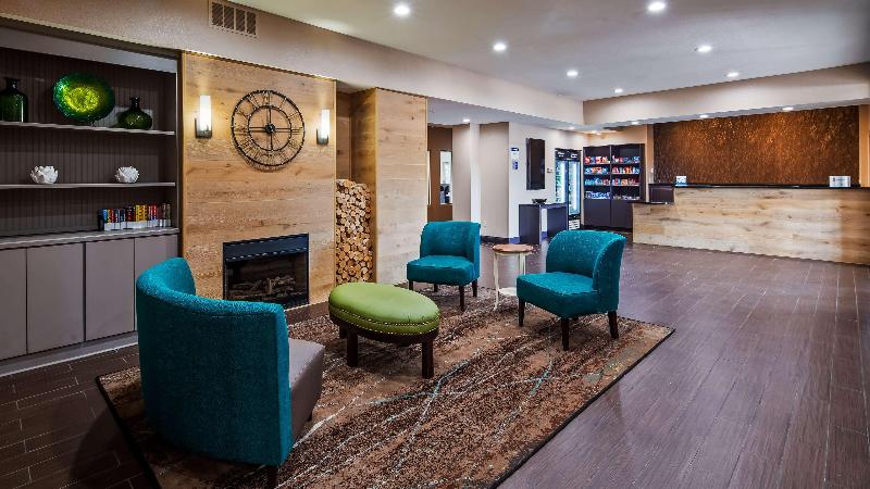 هتل Rodeway Inn & Suites