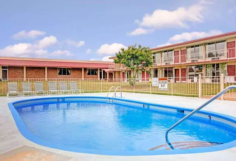 Отель Super 8 By Wyndham Gaffney