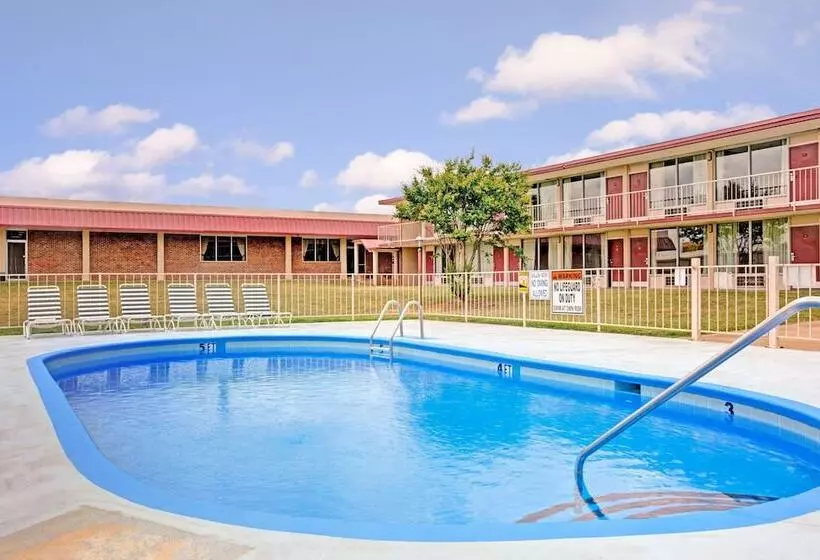 Отель Super 8 By Wyndham Gaffney