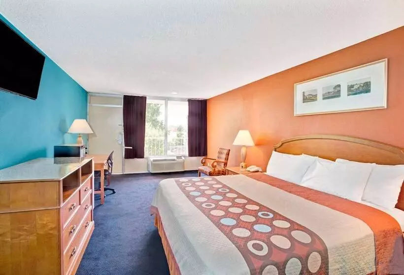 Отель Super 8 By Wyndham Gaffney