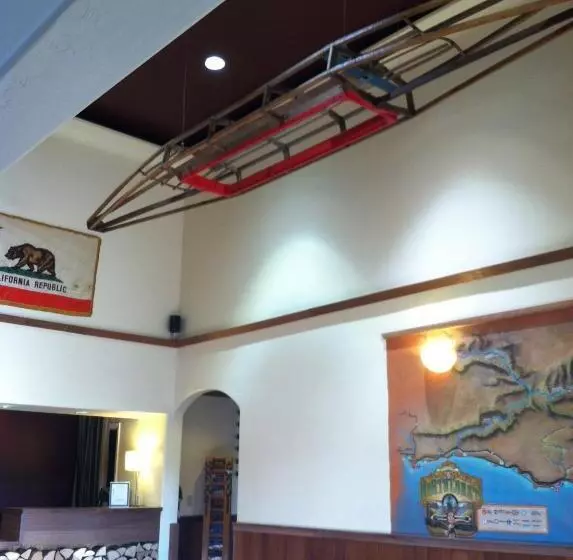 酒店 The Redwood Riverwalk, A Boutique