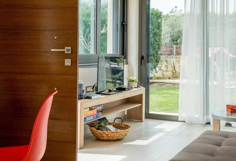 Studio Verde Glaros W. Outdoors, Near The Beach