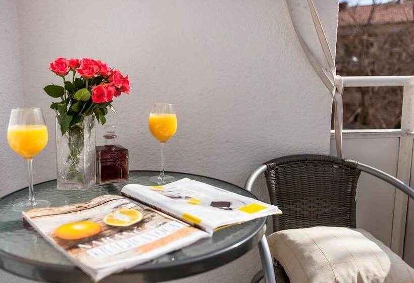 Split Apartments With Hotel Service