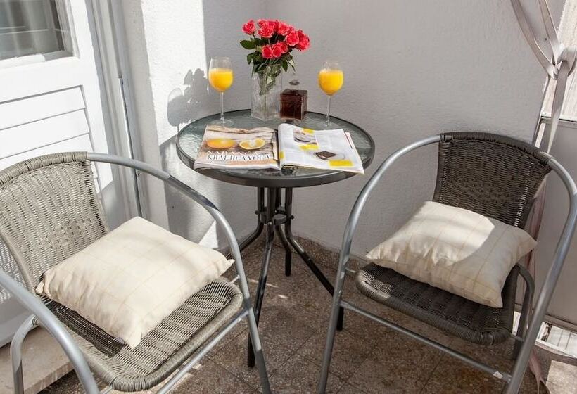 Split Apartments With Hotel Service