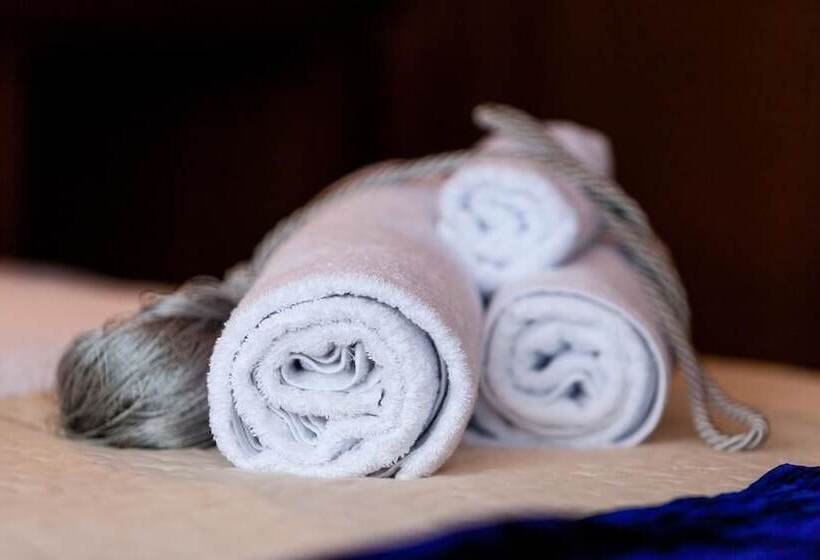 Split Apartments With Hotel Service