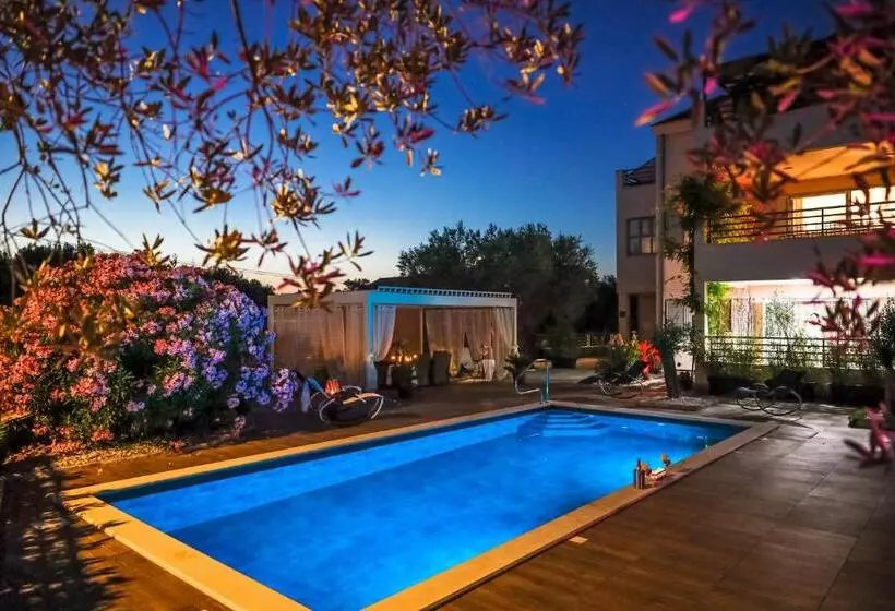 Villa Olive Garden