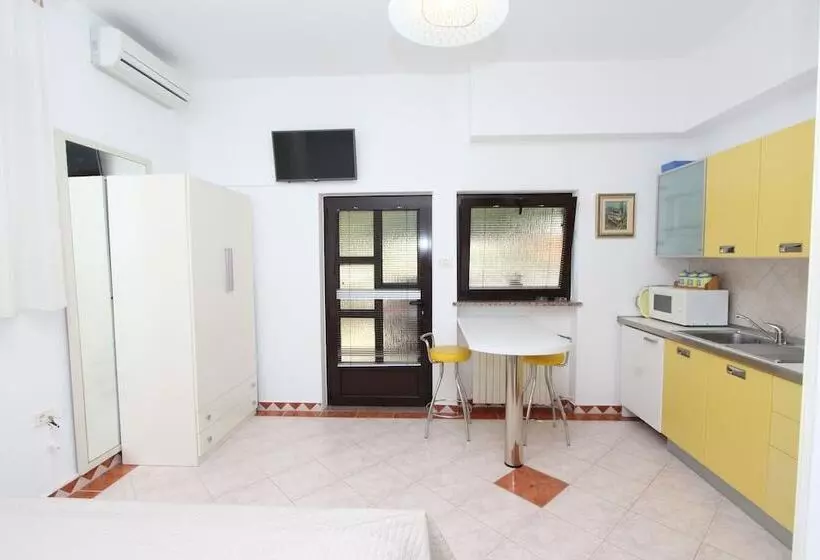 Apartments Villa Buric