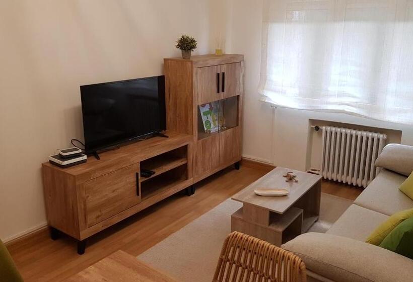 El Escondite De Hurlé   Vut 2027 As