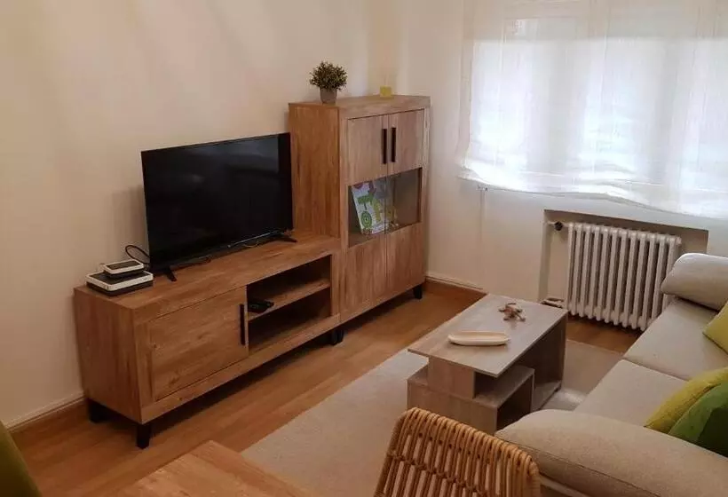 El Escondite De Hurlé   Vut 2027 As