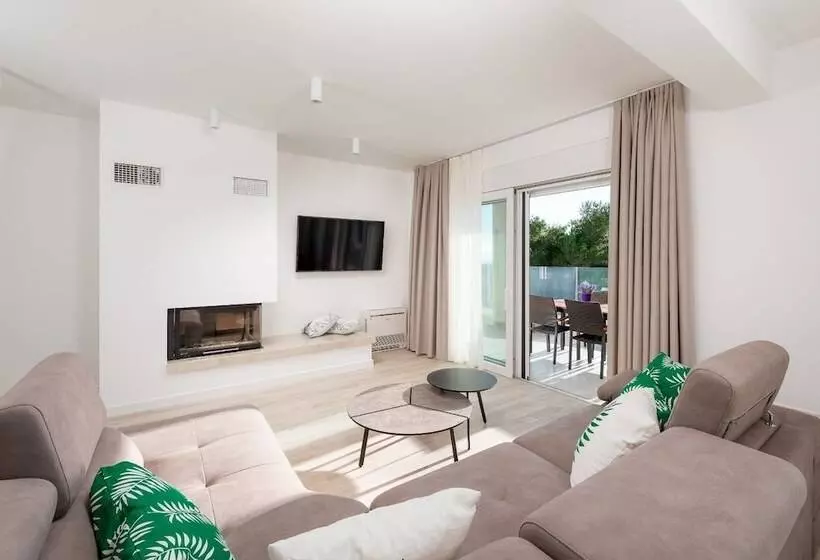 Hotelli Villa 01 Apartments