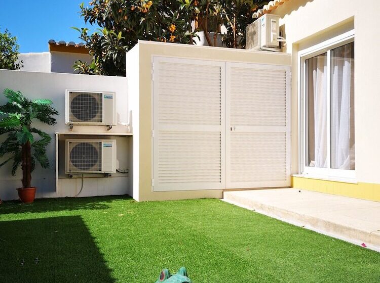 پانسیون Sensations Guesthouse