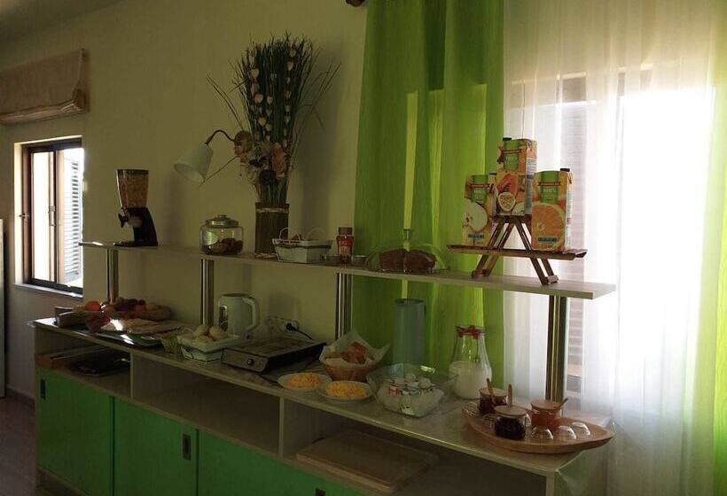 پانسیون Sensations Guesthouse